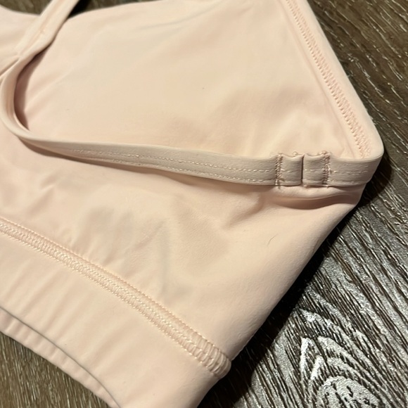 Woman’s pink sports bra, large - Picture 4 of 10